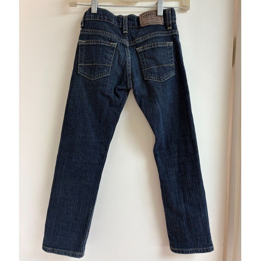 Signature Levi Strauss Boys Athletic Fit Adjustable Waist Jeans - Size 7 Regular - Picture 2 of 10